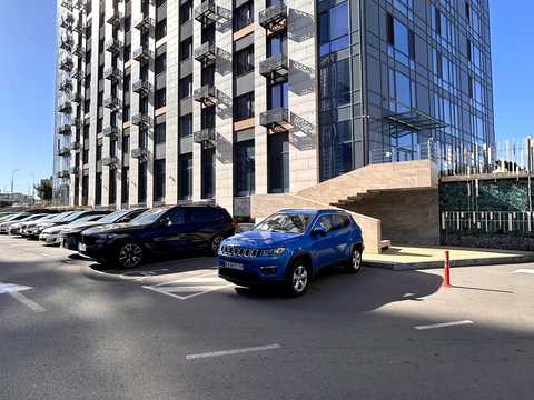 комерційна за адресою Академіка Заболотного вул., 1-Б