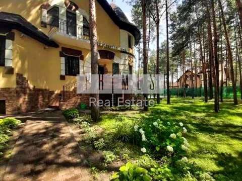 будинок за адресою Набережна вул.