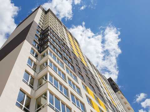 комерційна за адресою Університетська вул., 1-О
