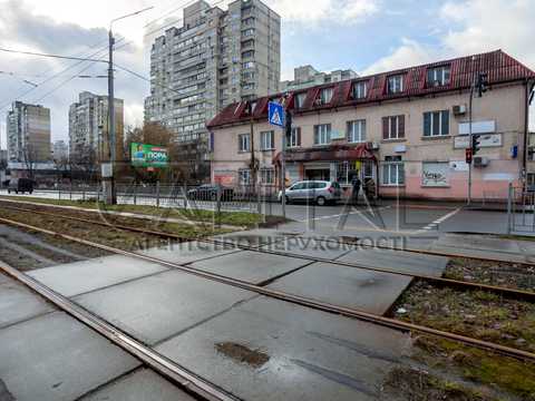 комерційна за адресою Автозаводська вул., 1