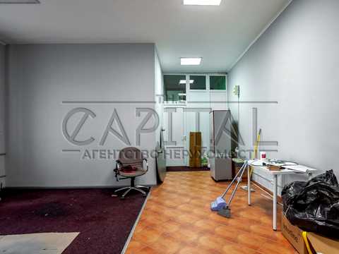 комерційна за адресою Автозаводська вул., 1