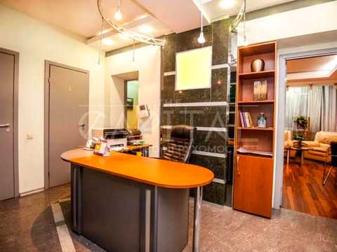 комерційна за адресою Введенська вул., 29/58