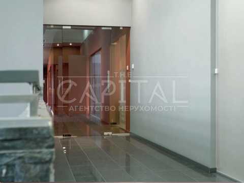 комерційна за адресою Нижньоюрківська вул., 1