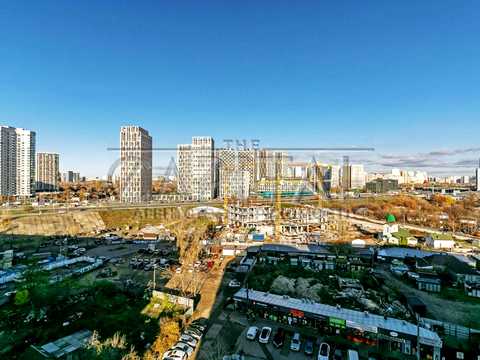 комерційна за адресою Центральна вул., 21-А