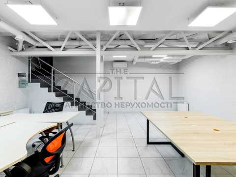комерційна за адресою Липська вул., 9-Б