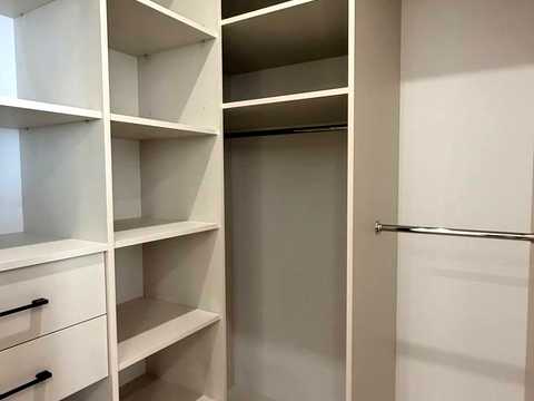 квартира за адресою Івано-Франківськ, Височана вул., 18 к17