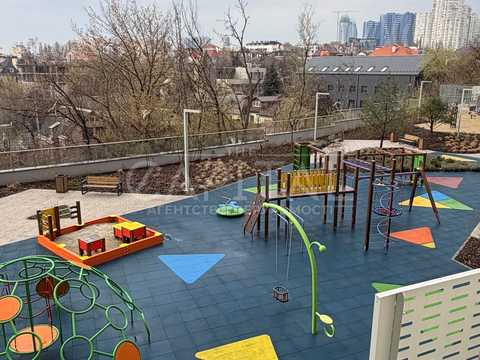 комерційна за адресою Андрія Верхогляда вул. (Михайла Драгомирова), 1