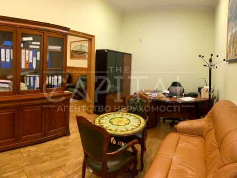 комерційна за адресою Лютеранська вул., 25
