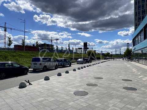 комерційна за адресою Зарічна вул., 2 к1
