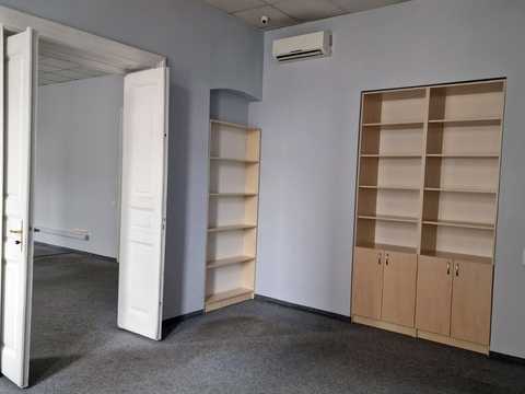 комерційна за адресою Володимира Винниченка вул. (), 3