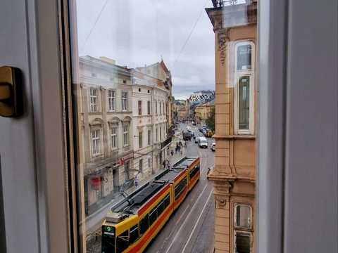 комерційна за адресою Володимира Винниченка вул. (), 3