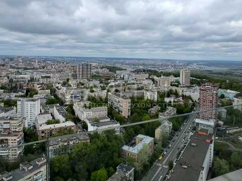комерційна за адресою Кловський узвіз, 7А