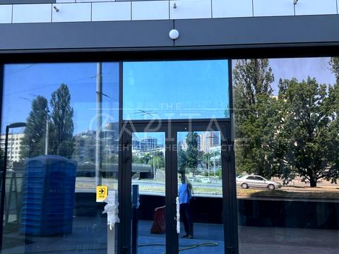 комерційна за адресою Борщагівська вул., 1