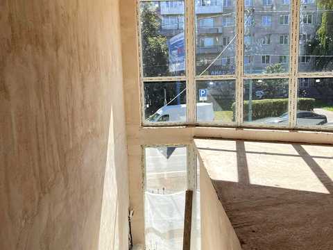 комерційна за адресою Грушевського вул., 12-3