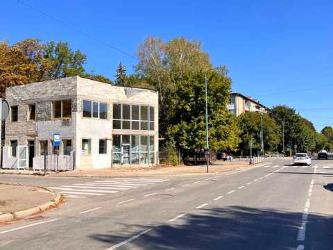 комерційна за адресою Грушевського вул., 12-3