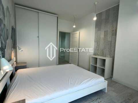 квартира за адресою Регенераторна вул., 4 к7