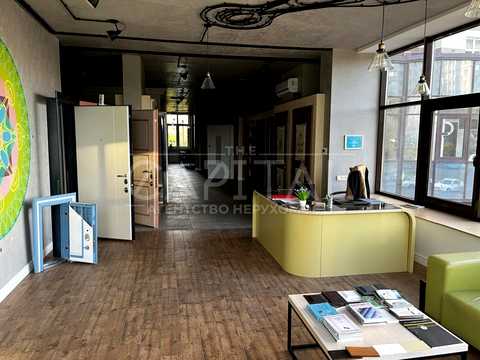 комерційна за адресою Київ, Анни Ахматової вул., 22