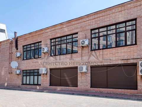 комерційна за адресою Євгена Коновальця вул. (Щорса), 36-Б