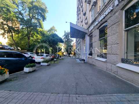 квартира за адресою Олександра Кониського вул., 83/85