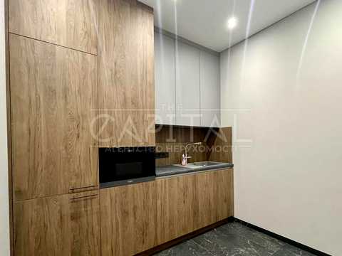 комерційна за адресою Центральна вул., 75