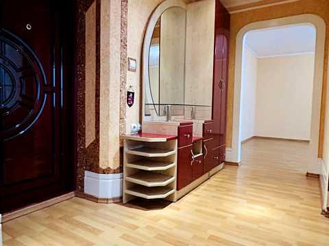 квартира по адресу Сухомлинского ул., 4