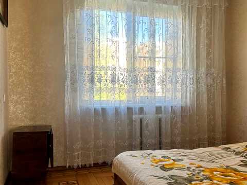 квартира за адресою Князя Ярослава Мудрого просп. (Академіка Глушка), 5а