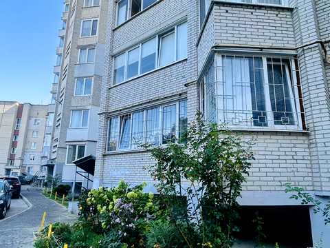 квартира по адресу Сухомлинского ул., 4