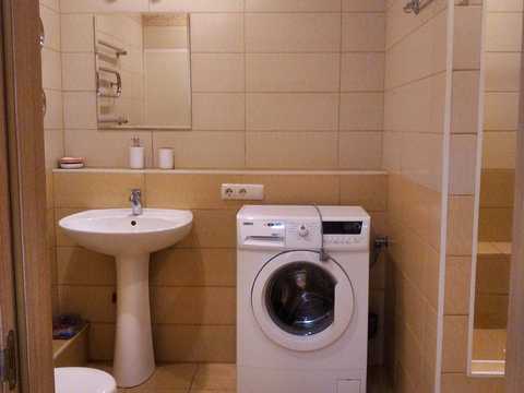 квартира за адресою Ревуцького вул., 7-В