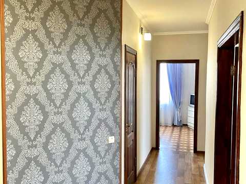 квартира за адресою Анни Ахматової вул., 18