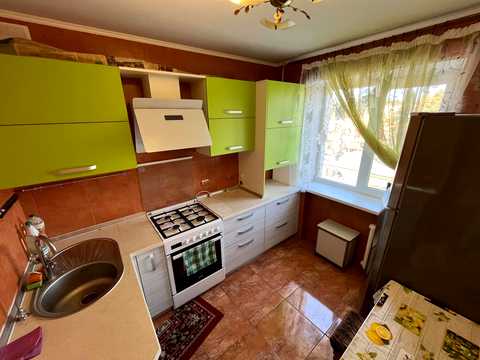 квартира за адресою Захисників України вул. (1-го Травня), 5