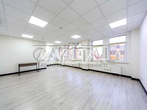 комерційна за адресою Спаська вул., 5
