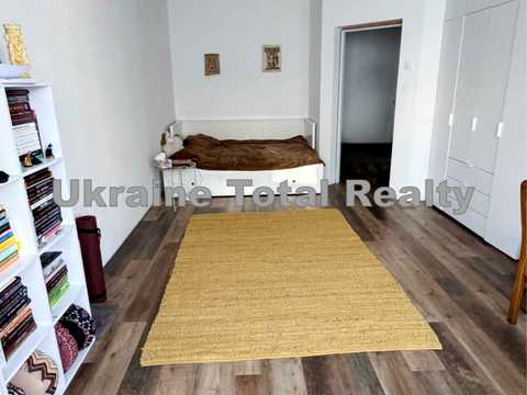 квартира за адресою Анни Ахматової вул., 35-А