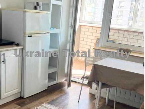 квартира за адресою Анни Ахматової вул., 35-А