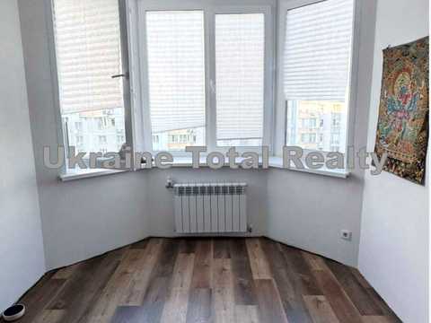 квартира за адресою Анни Ахматової вул., 35-А