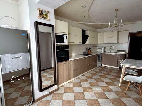 квартира за адресою Михайла Котельникова вул., 1
