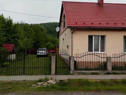 будинок за адресою Центральна