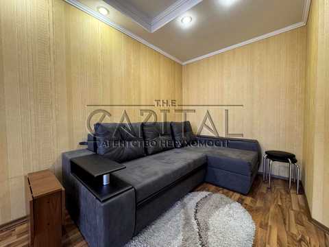 квартира за адресою Анни Ахматової вул., 35-А