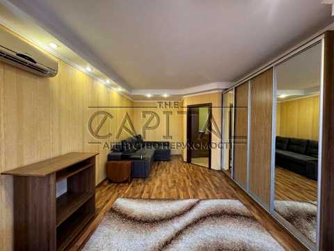 квартира за адресою Анни Ахматової вул., 35-А