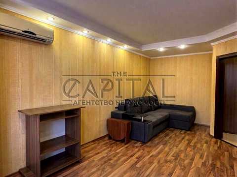 квартира за адресою Анни Ахматової вул., 35-А