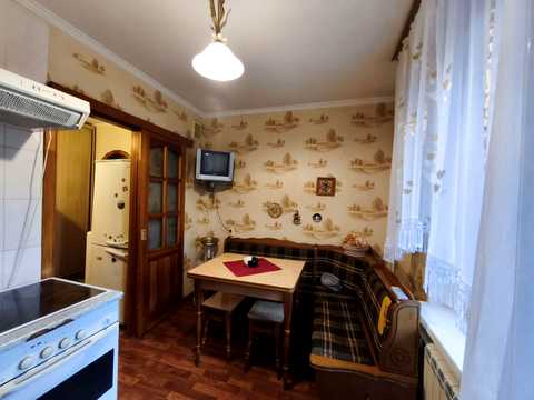 квартира за адресою Ревуцького вул., 19/1