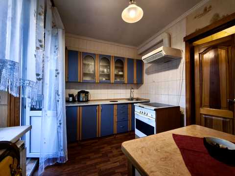 квартира за адресою Ревуцького вул., 19/1