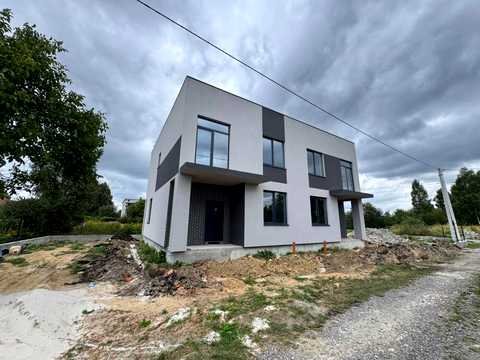 будинок за адресою с. Підрясне, Потічкова, 10