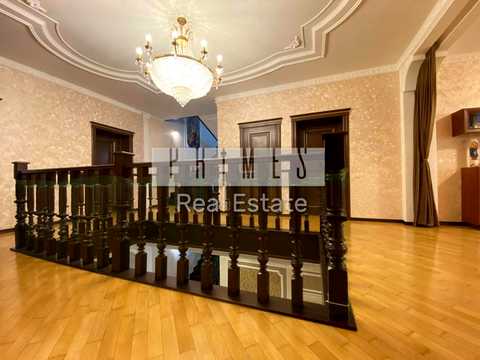 будинок за адресою Грушевського вул.
