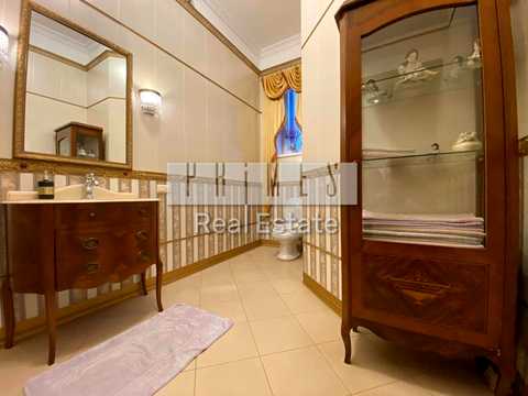 будинок за адресою Грушевського вул.