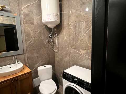 квартира за адресою Героїв Крут вул., 8