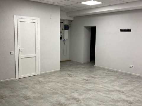 комерційна за адресою Жасминова вул., 11