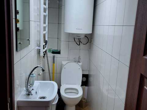 комерційна за адресою Івана Франка вул., 11