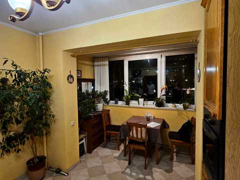 квартира за адресою Анни Ахматової вул., 15
