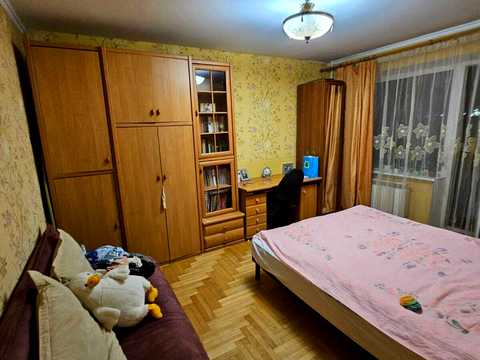 квартира за адресою Анни Ахматової вул., 15