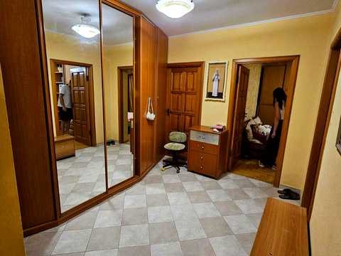 квартира за адресою Анни Ахматової вул., 15